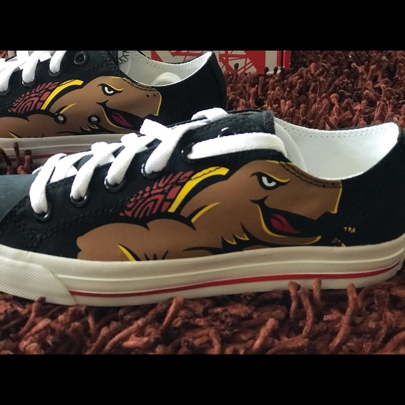 Wm University of Maryland Victory Row One Shoes - Picture 3 of 8